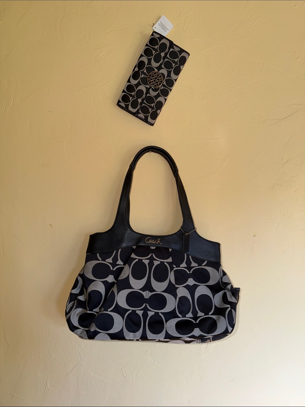 Coach Black and Gray Signature Shoulder Tote and Matching Wallet JS-127 - Picture 15 of 15